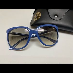 Ray Ban Cats 1000 sunglasses, light blue frame and no scratches